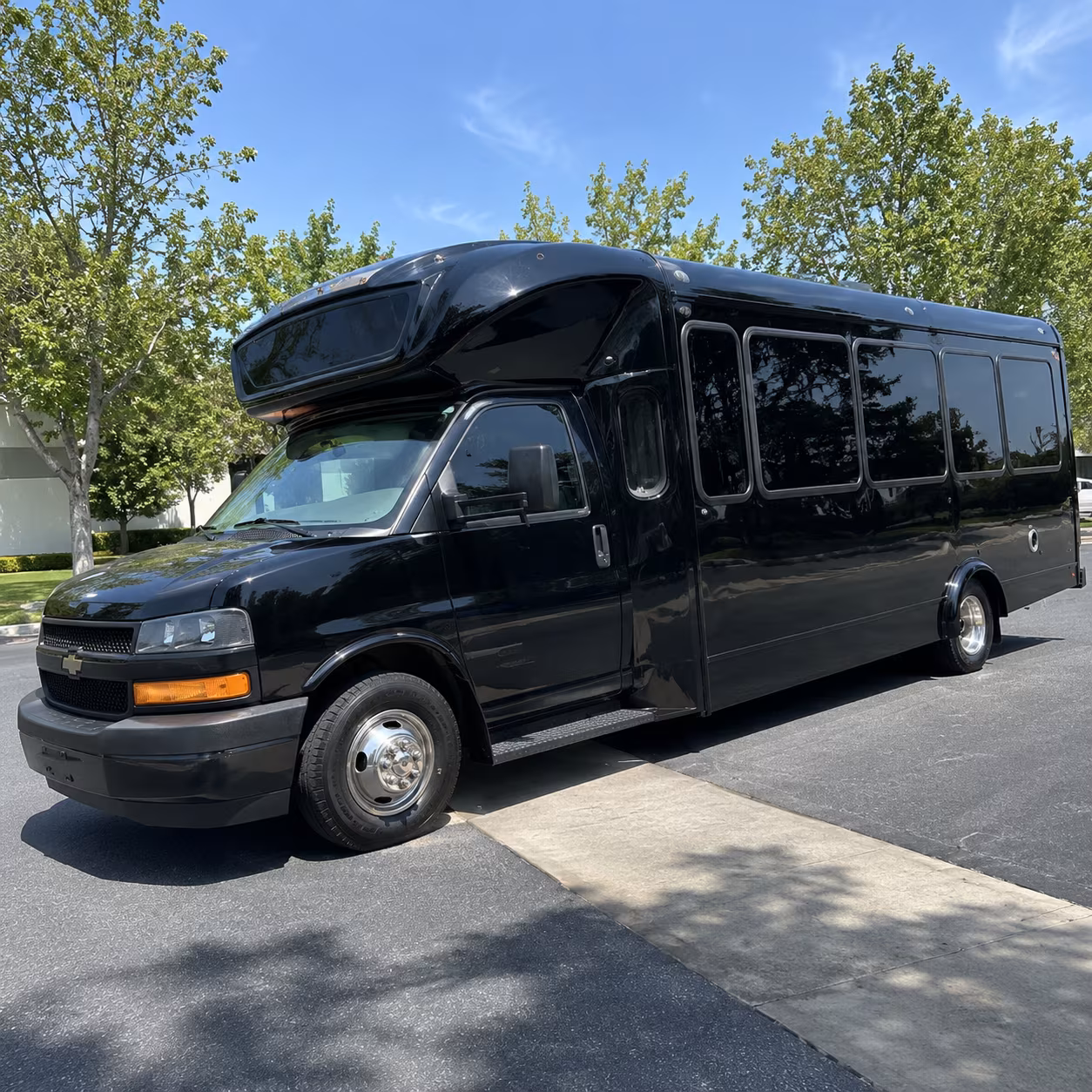 bryan 15 passenger party bus