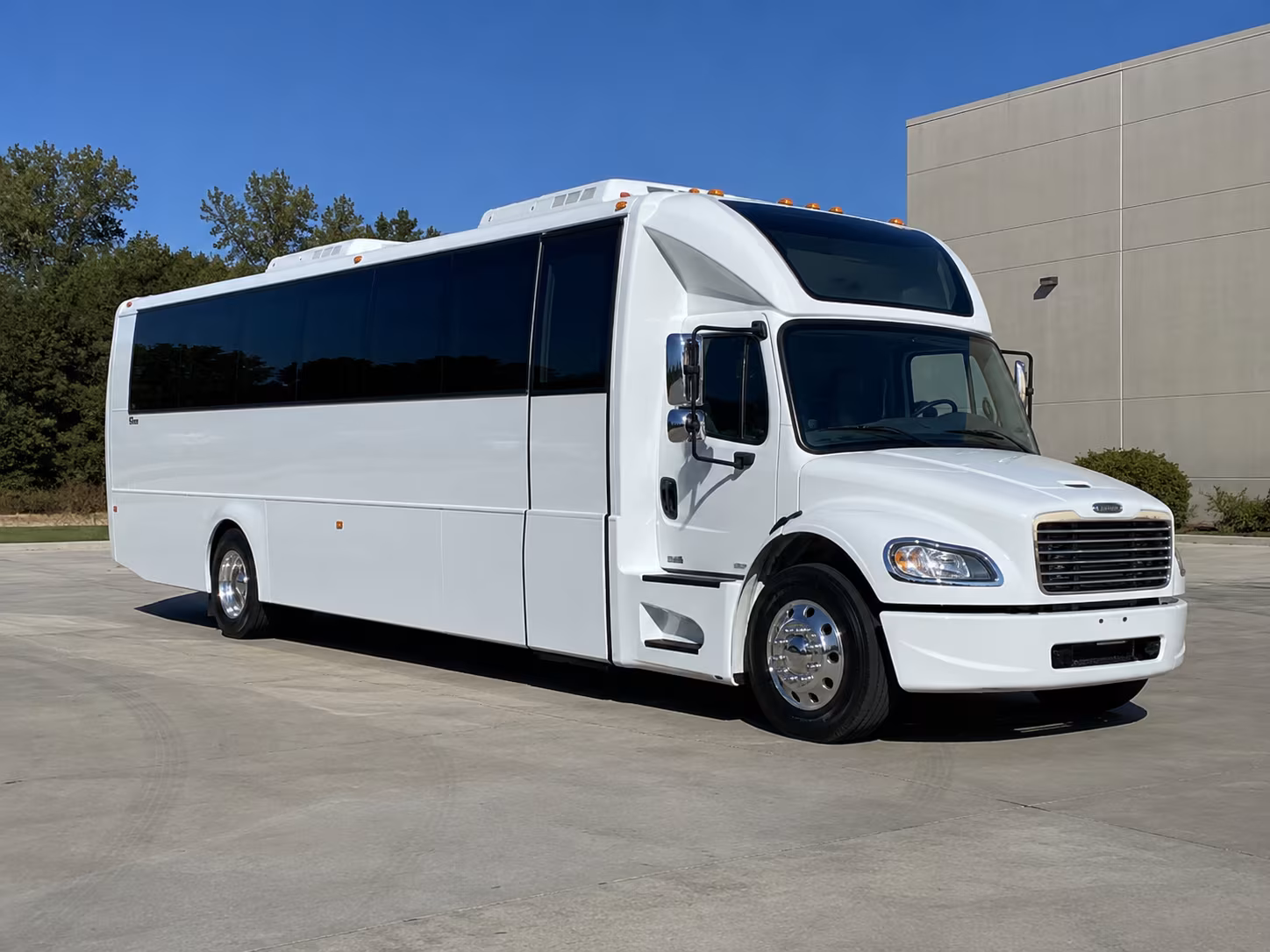 bryan 28 passenger party bus
